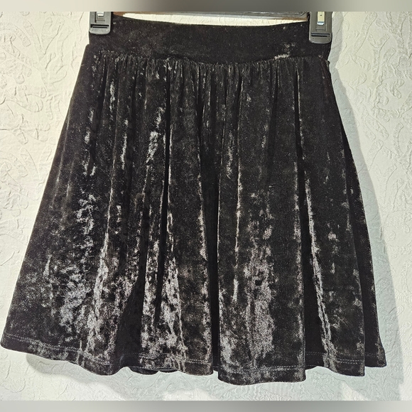 L'Amour Pocket Black Velvet Mini Skirt - Picture 1 of 10
